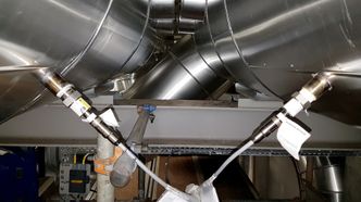 Nøyaktig: Amsys oppnår nøyaktigheten med standard sensorer. På anlegget i Malmø er det brukt Rosemount 400 Contacting Conductivity-sensor. Bildet viser sensorer på inn- og ut-strøm. Foto: Joachim Seehusen