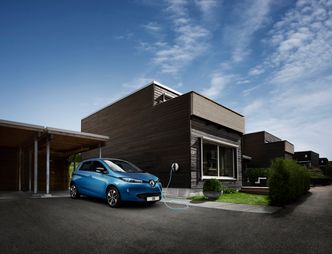 ZOE 400km er den eneste elbilen som har hjemmelading inkludert i prisen. Foto: Renault