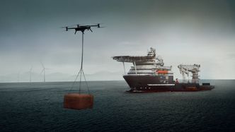 Droneløft mellom skip og installasjon er en av flere framtidige scenarier for dronene fra Griff Aviation. Foto: GRIFF