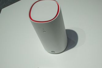 Både 4G og 5G: Denne ruteren er forberedt på fremtiden. Den tar båndene under 6 GHz både på 4 og 5G.