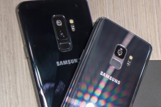 Endring på baksiden: Samsung har flyttet fingeravtrykksensoren på baksiden av telefonen under kameraene. Det er den mest synlige utvendige endringen på S9 og S9+. Foto: ORV