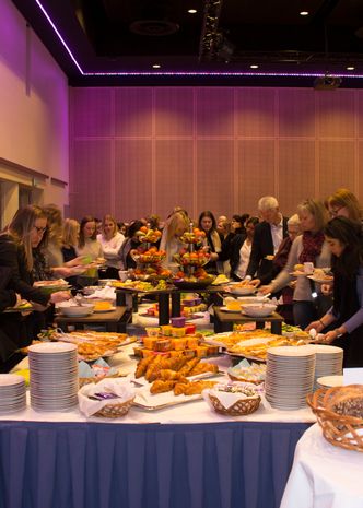Rundt 200 kvinner – og noen få menn – var til stede under Accentures «Kvinnefrokost». Foto:  Sarah McDonald Gerhardsen