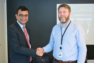 HCLs nordensjef Pankaj Tagra og Johnny Næss Langsrud, CIO og visepresident i Statkraft. Bilde: Pressefoto