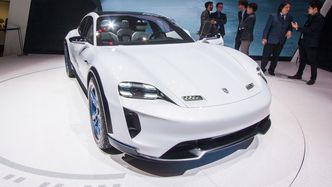 Porsche Mission E Cross Turismo. Foto:  Marius Valle