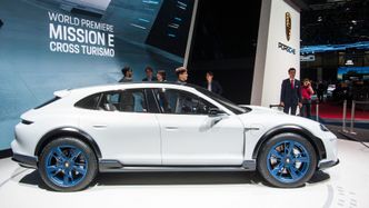 Porsche Mission E Cross Turismo. Foto:  Marius Valle