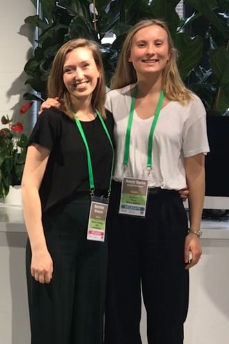 Mathilde Ørstavik og kollega Anne Sofie Strand Erichsen er i London på FOSS4G for å holde foredrag om maskinlæring. Foto: Norkart