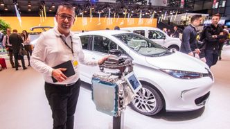 Renaults Fabrice Martin under bilmessen i Genève. Foto:  Marius Valle