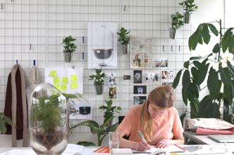 Ermi van Oers samarbeider med Plant-e, som har utviklet teknologien. Foto: Living Light