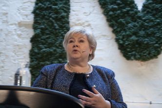 Erna Solberg sier at det store kunnskapsgapet må tettes. Foto: Varog Kervarec