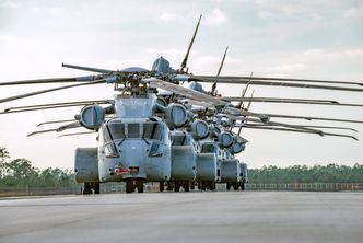 De fire CH-53K-testmaskinene som Sikorsky flyr med i Florida. Bilde:  STEVEN KAETER