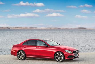 Dieselbiler blir stadig mindre populære i Europa. Det er et problem for industrien. Bilde: Daimler AG - Global Communication