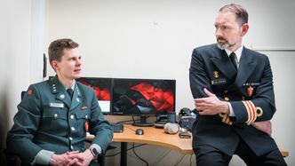 Christer Lunde Gjerstad (t.v) og Erik Myrvang Salvador jobber ved IMPS som er et supplement til den sivile spesialisthelsetjenesten og driver blant annet behandling av veteraner og soldater som fortsatt tjenestegjør.  Foto:  Eirik Helland Urke