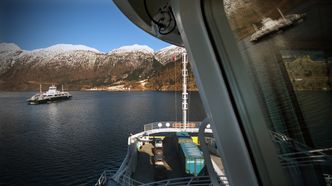 Kapteinen kan overlate roret til Autocrossing-systemet, som sørger for mest mulig energieffektiv drift. Foto:  Fjord1/Rolls-Royce
