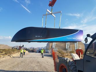 Prototyp på transportfartøyet til Virgins Hyperloop One. Foto:  AFP PHOTO / Weber Shandwick PR