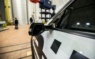 Bilens sidespeil er erstattet av kamera. Foto:  Mathias Klingenberg