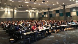 260 personer var samlet til konferanse i regi av Trygg Trafikk. Slik var det ikke før i tiden. Foto:  Martin Gramnæs
