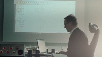 Tom Ole Stenberg har mange års erfaring som rørleggermester og er nå er produktsjef hos Wavin. Han har selv vært med på å utvikle det nye tappevannsystemet, sammen med en rekke norske rørleggere.