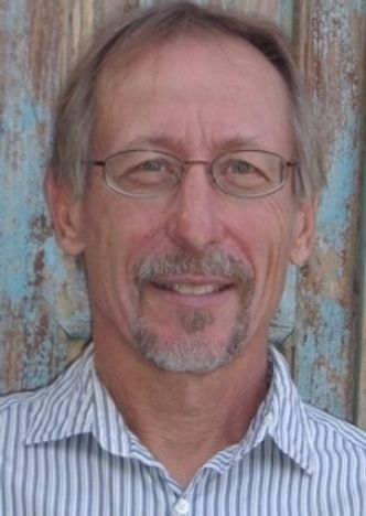 David Stone har en doktorgrad i miljøvitenskap fra Universitetet i Arizona. Han forsker på bærekraftig byggematerialer og er oppfinneren av Ferrock. Foto: David Stone