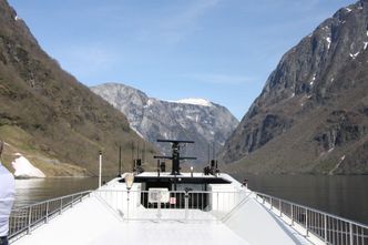 Lydløst siger Future of the Fjords ut Nærøyfjorden Foto:  Tore Stensvold