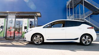 NIssan Leaf hurtiglader. Foto: Eirik Helland Urke
