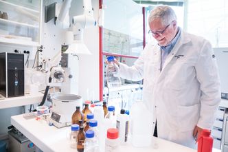 Jo Klaveness tror oppfinneregenskapene ligger litt i genene. Foto:  Eirik Helland Urke