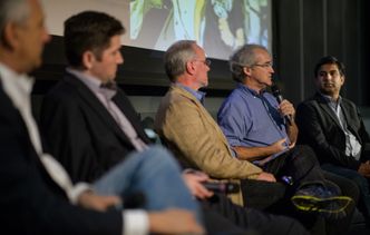 Dave Lavery (nummer to fra høyre) under et arrangement hvor Mars-utforskning og filmen «The Martian» ble diskutert i New York i 2017. Foto:  NASA/Joel Kowsky