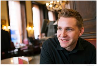 Personvernaktivisten Max Schrems er godt fornøyd med avgjørelsen til franske myndigheter. Foto: NOYB