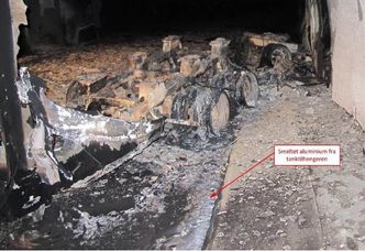 Restene av tilhengeren i tunnelen. Foto: Statens havarikommisjon for transport