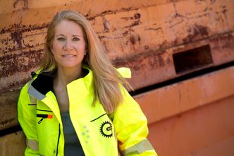 – Først blir man satt ut, men fy faen hvor herlig!, sier Brodtkorb om entreprenøren som var i overkant direkte da hun kom på besøk. Foto:  Sverre Chr. Jarild