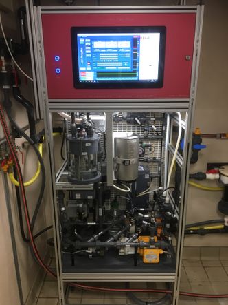 Kongsberg Maritime er verdensledende på en rekke sensorer for forskning og kartlegging. Nå er utfordringen å lage noe som kan plasseres ut på skip i kommersiell drift. På den måten kan havenes tilstand og mengden og fordeling mikroplast kartlegges over alt. Foto: Kongsberg Maritime/-4H- Jena