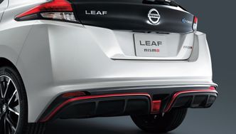 Det er ikke kjent om de røde detaljene og racerbilbremselyset kommer til å bidra til at bilen går fortere. Foto:  Nissan