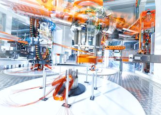 Statorviklinger settes inn i motoren. Foto:  AUDI AG