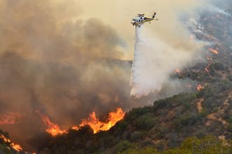 Tredje generasjon Black Hawk i bruk som brannhelikopter, under navnet S-70i Firehawk. Foto:  RYAN W LING