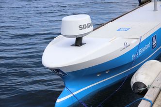 Radar, sensorer og kameraer er montert og koblet sammen av studentene.  Maritime/FFI   Foto: Tore Stensvold