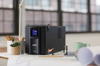 Avbruddsfri strømtilførsel er en nødvendighet! Det får du med Smart-UPS C 1500 fra APC by Schneider Electric. Foto:  MATT BRANSCOMBE, New Haven, CT