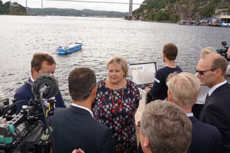 Statsminister Erna Solberg var til stede hos Vard Brevik da kontrakt på bygging av Yara Birkeland ble undertegnet onsdag 15. august. Foto:  Yara