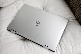Dell XPS 15 2-in-1 har aluminium i lokket. Foto: Kurt Lekanger