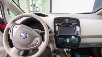 Interiøret i Leaf. Når du prøvekjører bør du sjekke at alle knapper og annet fungerer. Foto:  Marius Valle