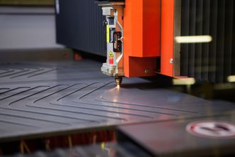 Produksjon av Vestres utemøbler.