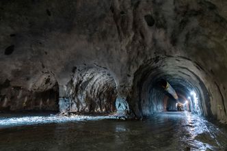 I denne fjellhallen blir det gjennomslag i dag, før de to TBM-ene blir demontert og fraktet ut. Foto: Terje Skåre
