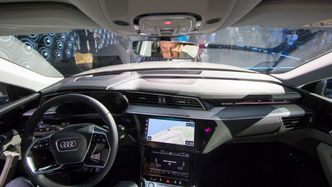 E-tron har et dashbord som ikke er dypt. Foto: Marius Valle