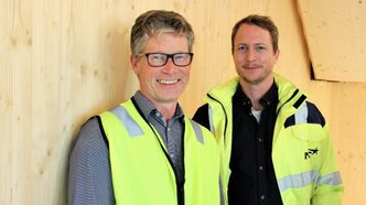 Christian Hvass og <span class="m_-1102499049086830261article-image-caption">Magnus Prestmo</span> i NCCs eiendomsavdeling Property Development. Foto:  Knut Bjørheim