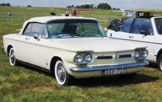 Chevrolet Corvair: Tung motor helt bak gjorde Chevrolet Corvair svært lunefull. Foto:  Greg Gjerdingen/CC BY 2.0