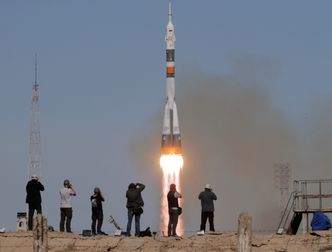 Soyjuz-fartøyet i det det skytes opp fra Baikonur kosmodromen i Kazakhstan. Drøyt to minutter senere gikk det galt. Foto: Dmitri Lovetsky, AP/NTB Scanpix