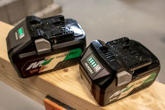 To nye batterier: Multivoltbatteriene kommer i 5 eller 8 Ah-versjoner når man regner på 18 volt. Halvparten ved 36 volt.