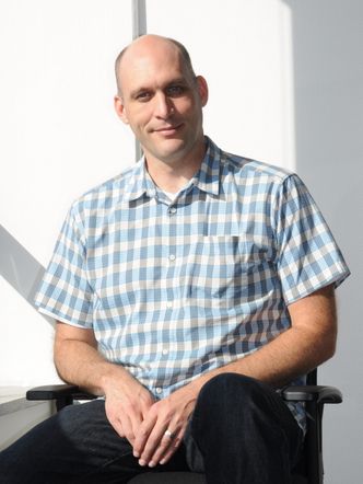 Greg Kroah-Hartman er en av hovedmennene bak Linux-utviklingen sentralt. Han ledet stiftelsen da Linus Torvalds var fraværende.