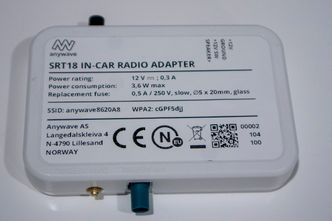 Anywave SRT18 skjules inne i dashbordet og kobles til den gamle FM-radioen. Foto:  Odd R. Valmot