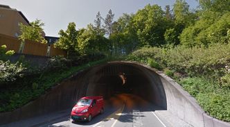 Bekkestutunnelen i Bærum er 24 år gammel. Foto: Google Maps