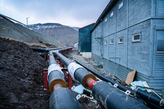 Her kobles fjernvarmen til rekkehusene. Foto:  Eirik Helland Urke