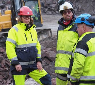 Fra venstre: Karin Norén-Cosgriff (NGI), Nils Ramstad (Multiconsult) og Øystein Johansen (skytebas og lærer ved Solør videregående skole). Foto: Standard Norge